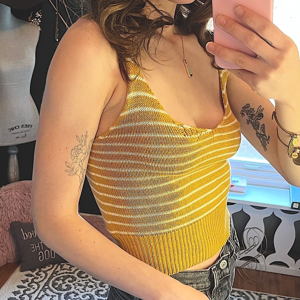 yellow knit y2k striped cropped tank ✨